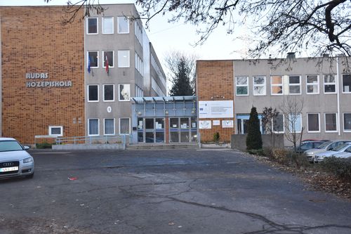 Borító kép a Dunaújvárosi SZC Rudas Közgazdasági Technikum és Kollégium intézményről